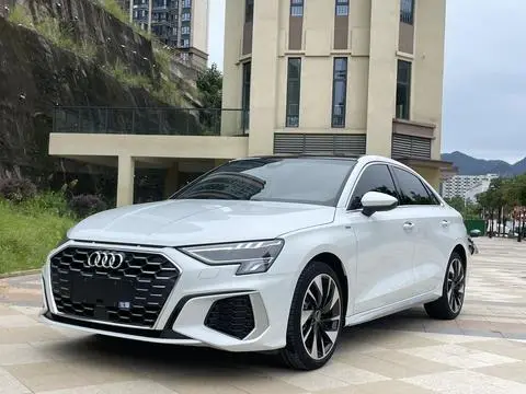 Audi A3 2022 — фото 1