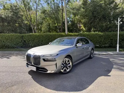 BMW i7 2023