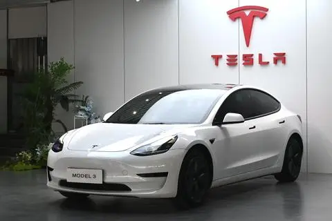 Tesla Model 3 2021 — фото 1