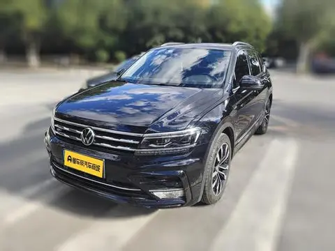 Volkswagen Tiguan L 2019 — фото 1