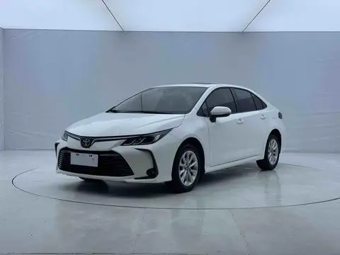 Toyota Corolla 2023 — фото 1