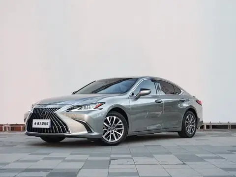Lexus ES 2022
