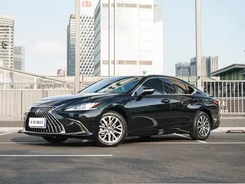 Lexus ES 2022 — фото 1