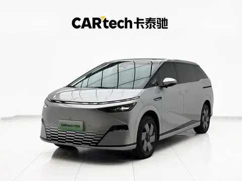 XPeng 小鹏X9 2024