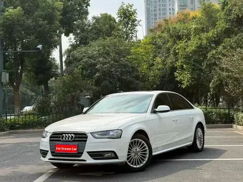 Audi A4L 2015 — фото 1