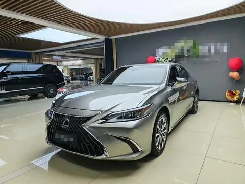 Lexus ES 2022