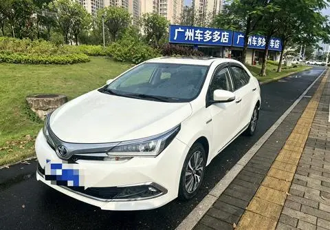 Toyota Corolla 2017 — фото 1