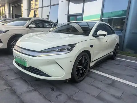 BYD 秦L EV 2025