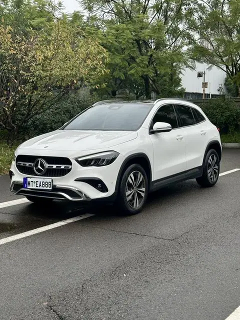 Mercedes-Benz GLA 2024