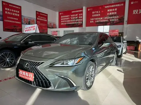 Lexus ES 2022 — фото 1