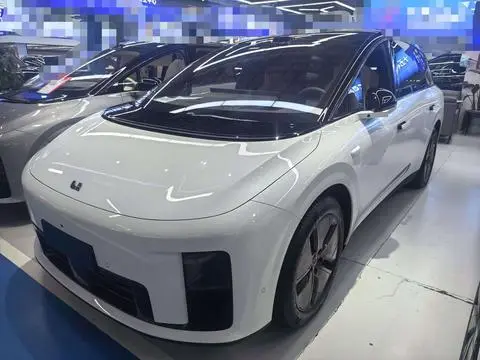 Li i8 2025