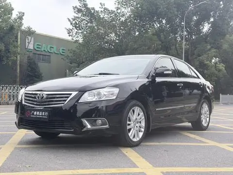 Toyota Camry 2010 — фото 1