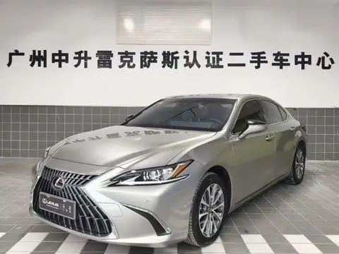 Lexus ES 2022