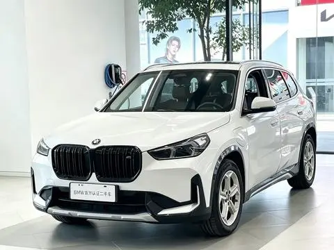 BMW iX1 2025