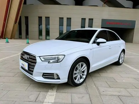 Audi A3 2017 — фото 1