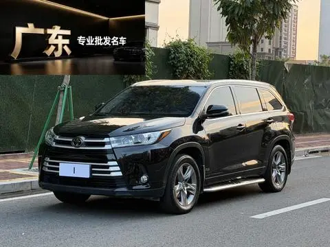 Toyota Highlander 2018 — фото 1