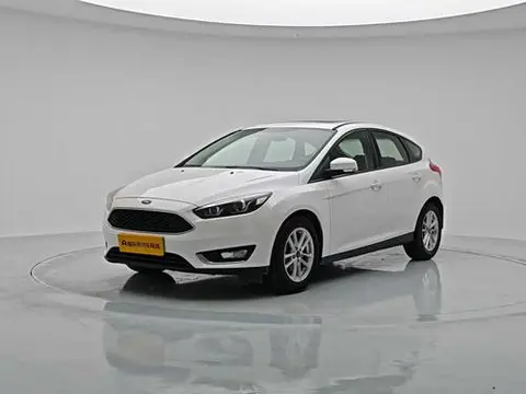 Ford Focus 2015 — фото 1