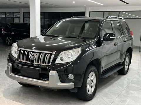 Toyota Prado 2011 — фото 1