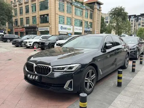 BMW 5 Series 2021 — фото 1