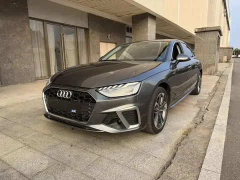 Audi A4L 2022 — фото 1