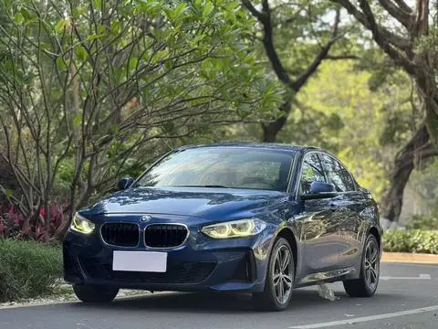 BMW 1 Series 2021 — фото 1