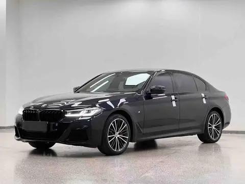 BMW 5 Series 2022 — фото 1