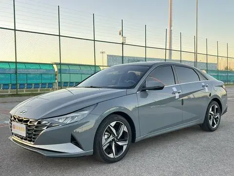 Hyundai Elantra 2022 — фото 1