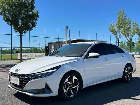Hyundai Elantra 2022