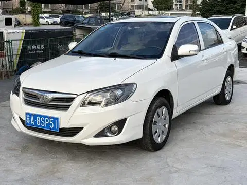 Toyota Corolla Altis 2013 — фото 1