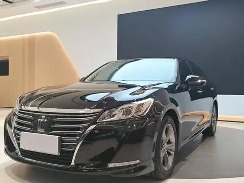 Toyota Crown 2015