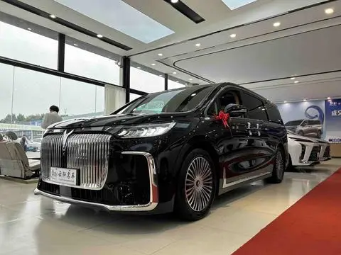Voyah 梦想家 PHEV 2025