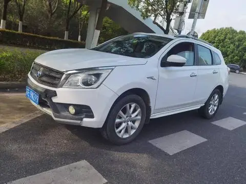Venucia T70 2015