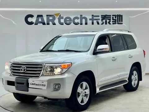 Toyota Land Cruiser 2013 — фото 1