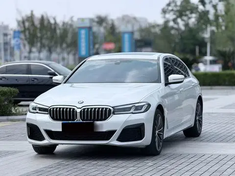 BMW 5 Series 2023 — фото 1