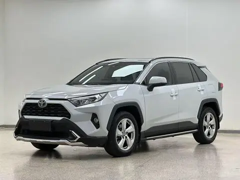 Toyota RAV4 2020 — фото 1