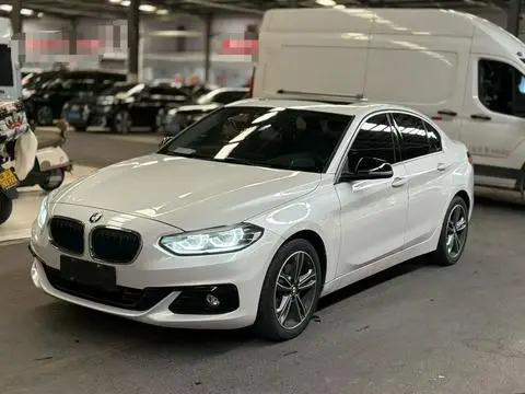 BMW 1 Series 2018 — фото 1