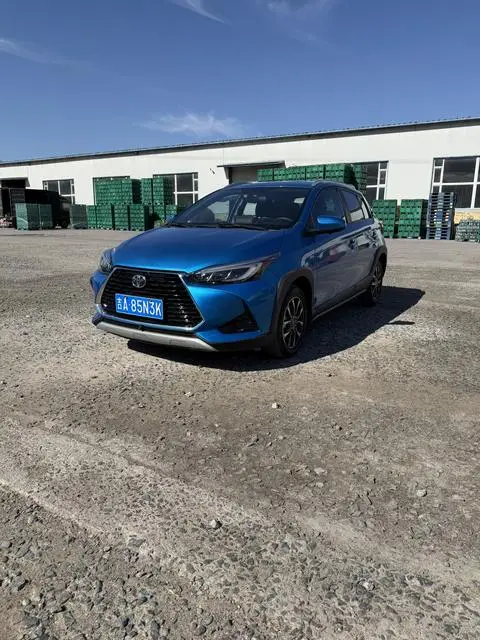 Toyota YARIS L 2022 — фото 1