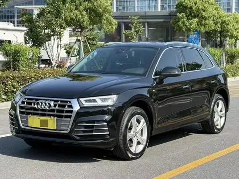 Audi Q5L 2018 — фото 1