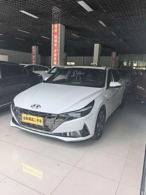 Hyundai Elantra 2022