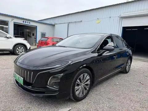 Hongqi E-QM5 2024
