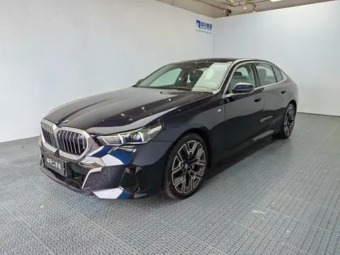 BMW 5 Series 2025