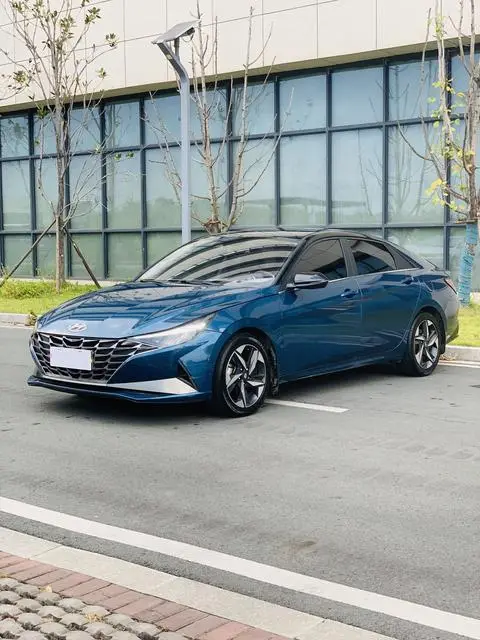 Hyundai Elantra 2022