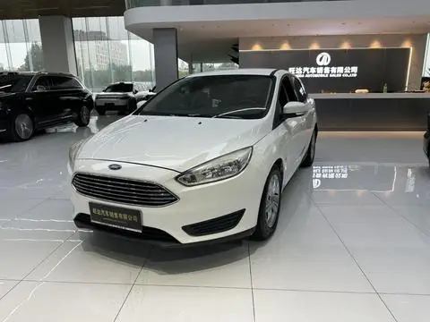 Ford Focus 2018 — фото 1