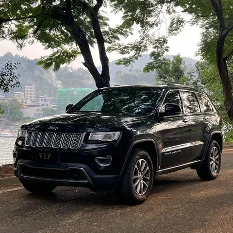 Jeep 大切诺基 2015 — фото 1