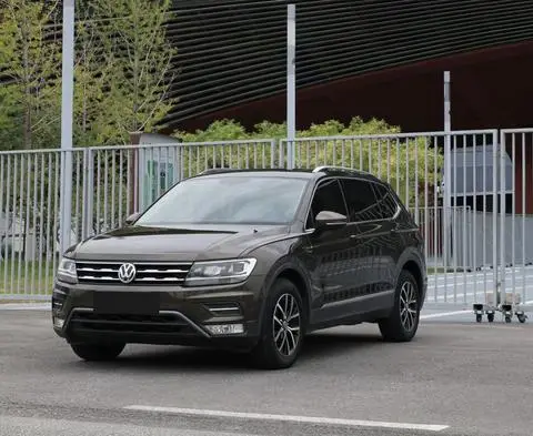 Volkswagen Tiguan L 2018 — фото 1