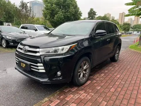 Toyota Highlander 2018 — фото 1