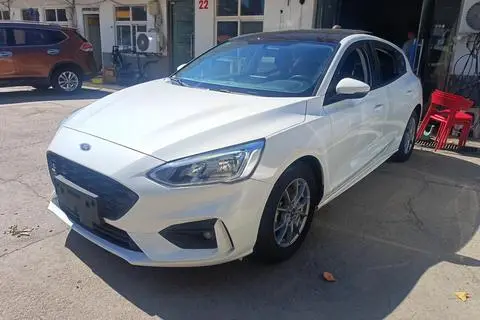 Ford Focus 2020 — фото 1