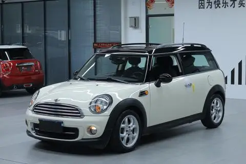 MINI CLUBMAN 2011 — фото 1