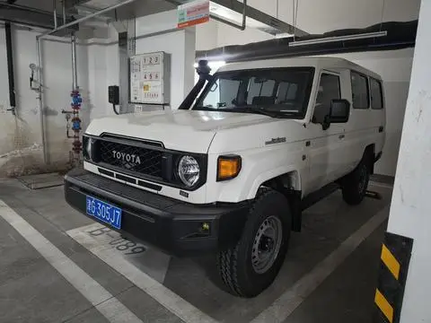 Toyota 兰德酷路泽70 Series 2025