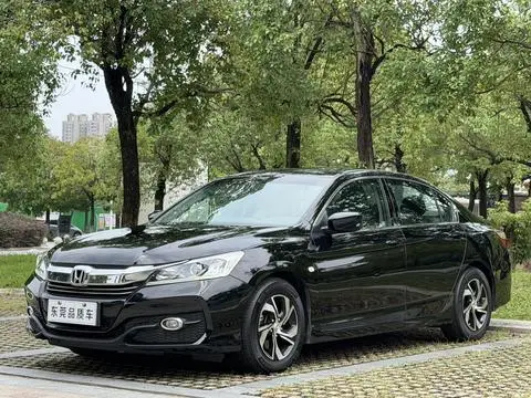 Honda Accord 2016 — фото 1